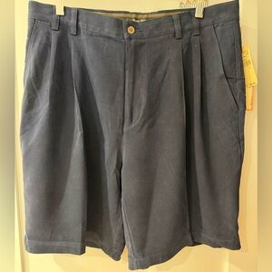 Tommy Bahama Dark blue pleated Shorts-100% silk.